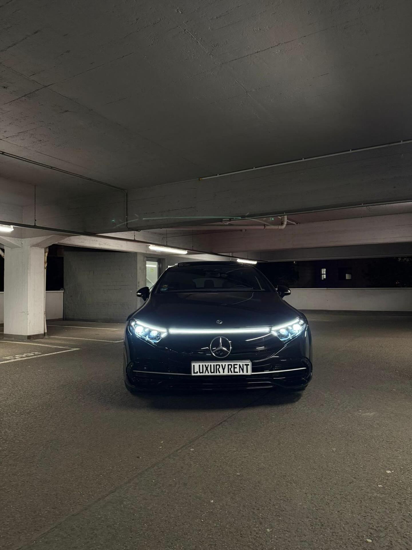 Mercedes EQS 450+ Electric Art — Vollausstattung — Vorderansicht