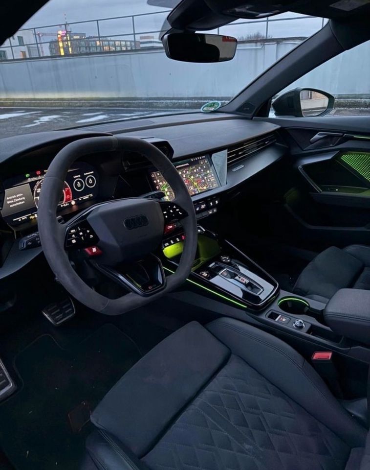 Audi RS3 Nardograu Facelift 2025 — Vollausstattung — Innenraum 1
