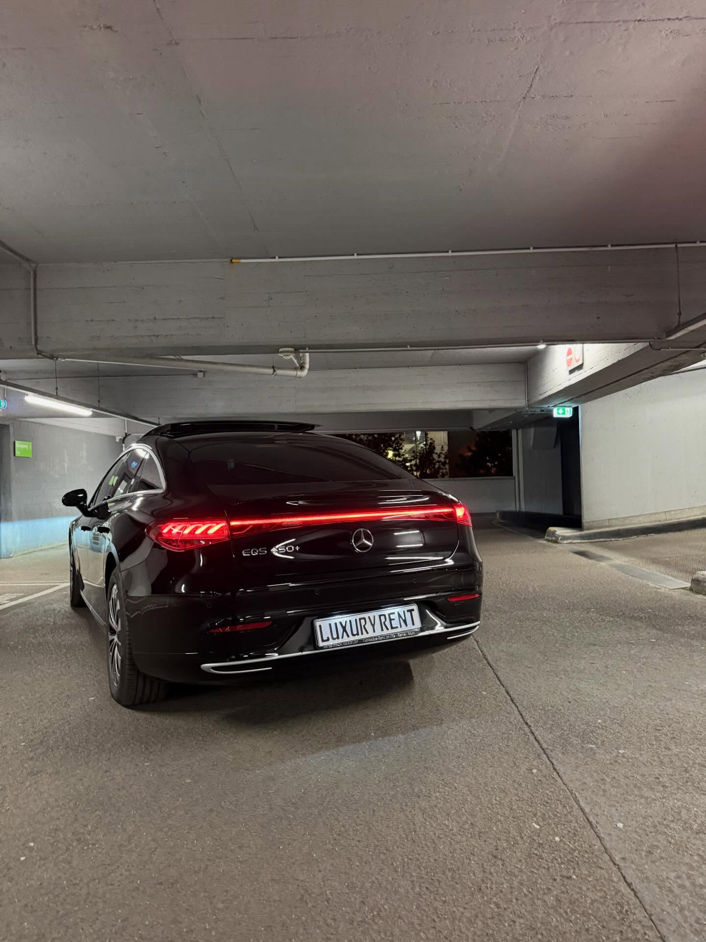 Mercedes EQS 450+ Electric Art — Vollausstattung — Heckansicht